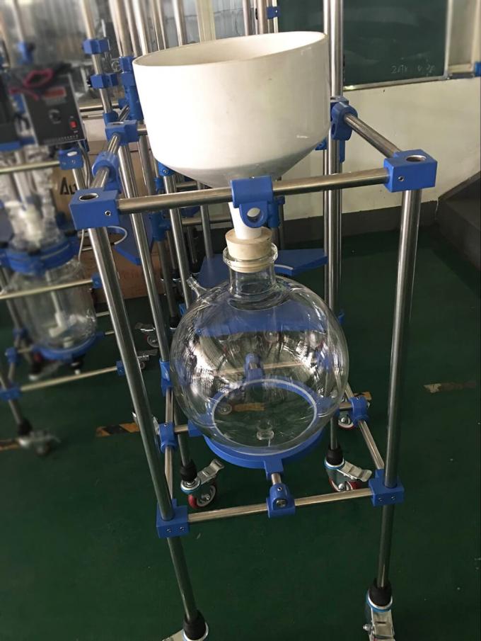 Ceramic type vacuum filtration apparatus
